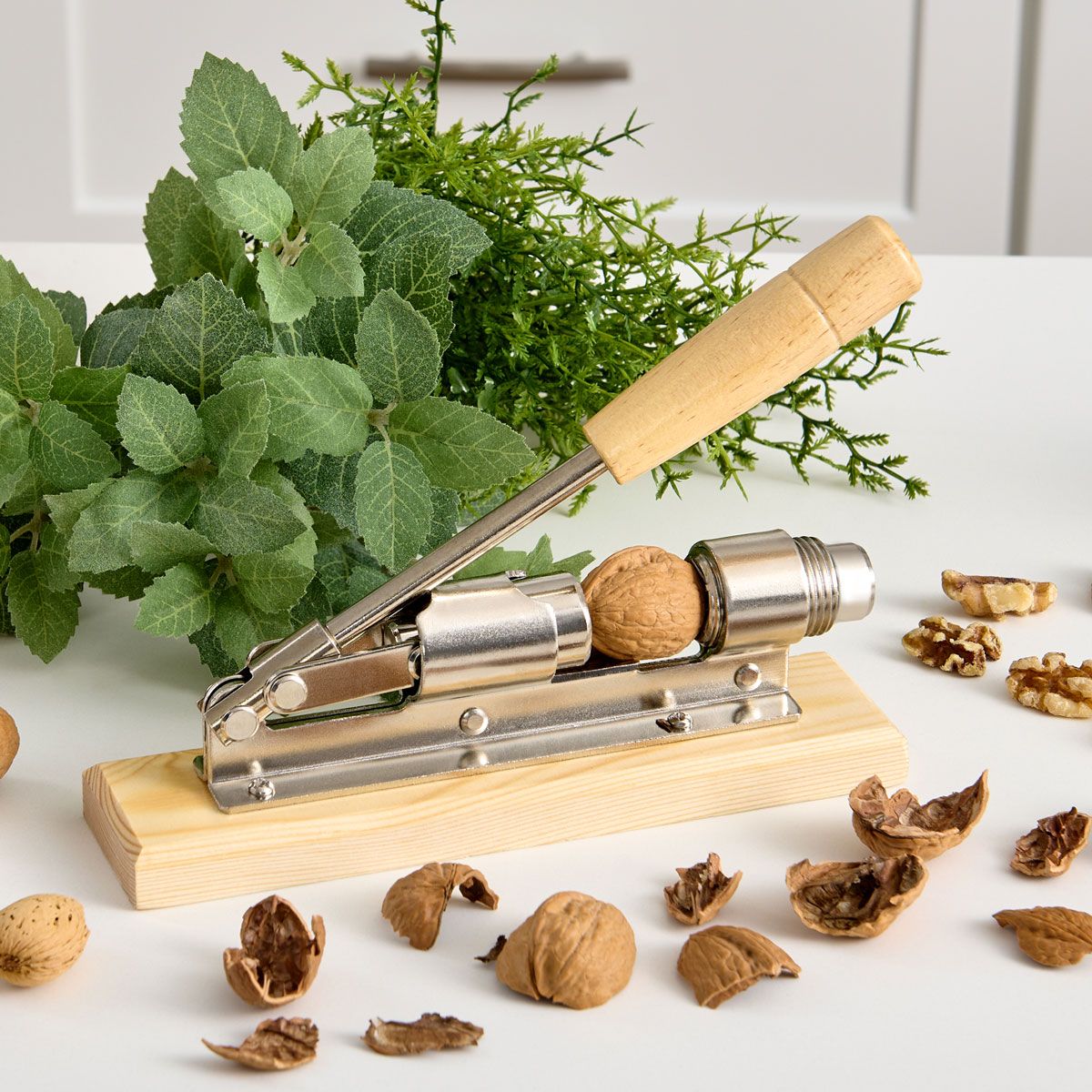 HIC Kitchen Reed's Rocket Nutcracker