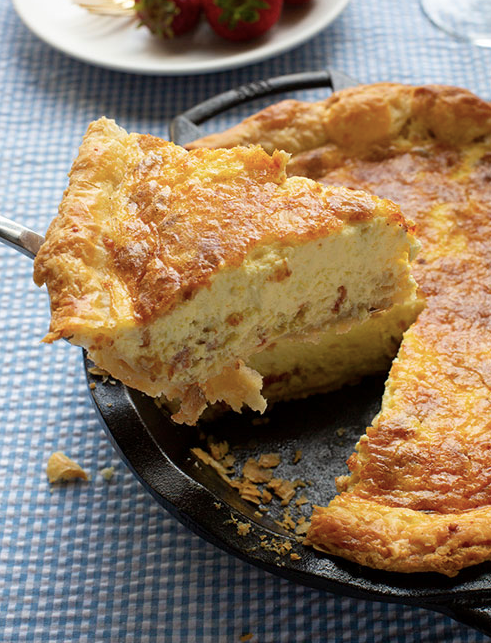 Lodge 9" Seasoned Cast Iron Pie Pan