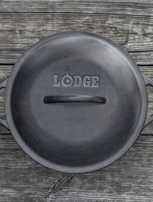 Lodge Cast Dutch Oven, 7 qt